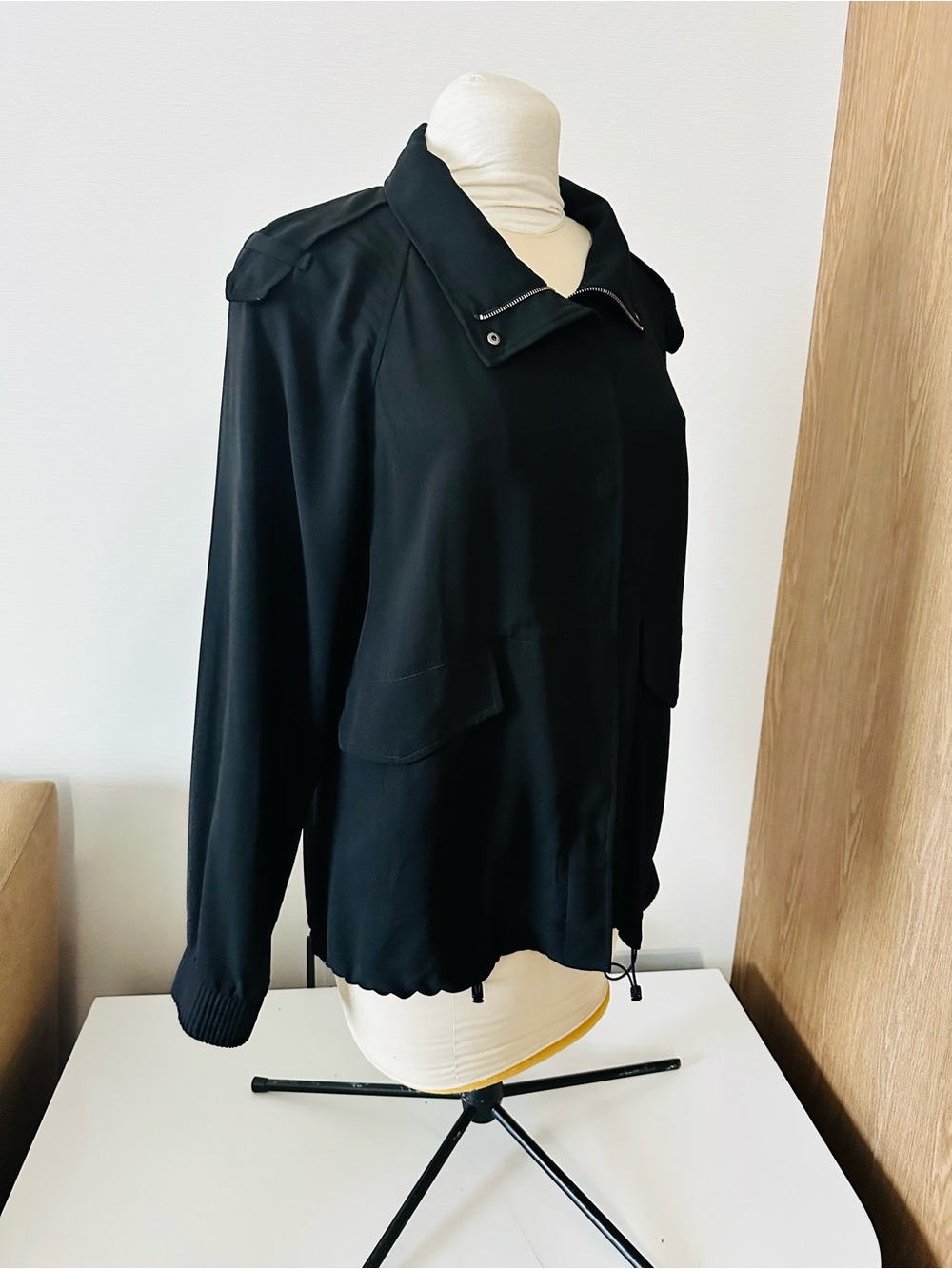 Aritzia Babaton Silk Black Jacket with Zip & Snap Front L - Picture 5 of 11
